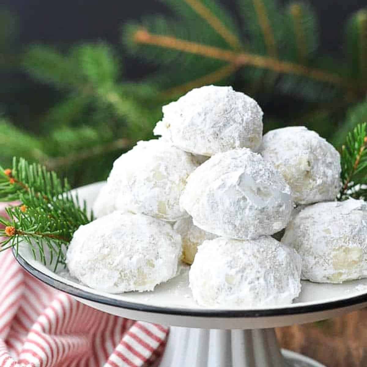 Easy Snowball Cookies: The Melt-in-Your-Mouth Russian Tea Cake Recipe
